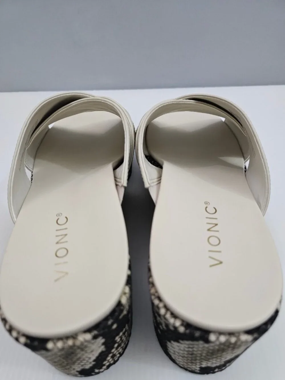 Vionic Dawn Wedge Slide Sandals Womens 9 Cream Leather Snake Print Platform